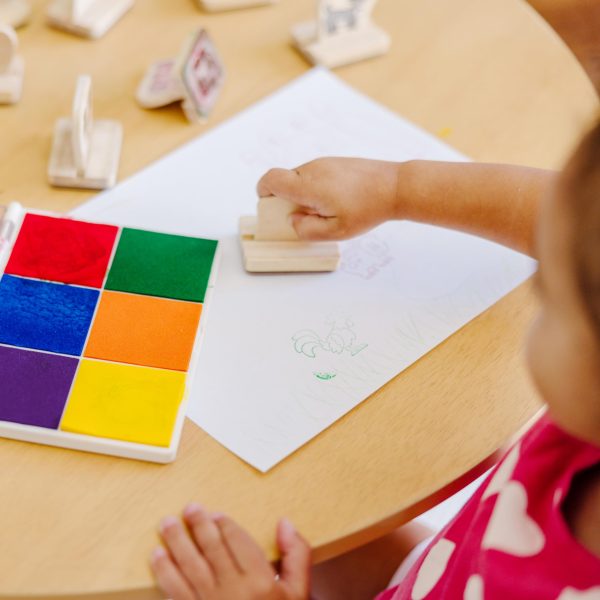 Melissa & Doug Rainbow Stamp Pad - 6 Washable Inks
