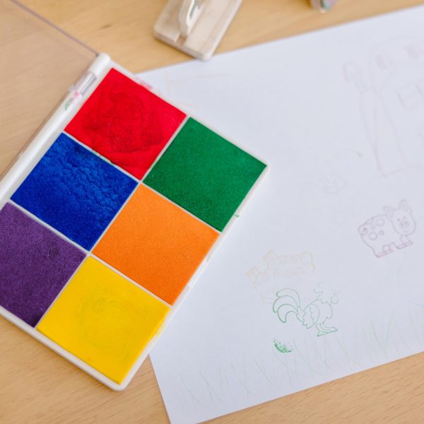 Melissa & Doug Rainbow Stamp Pad - 6 Washable Inks
